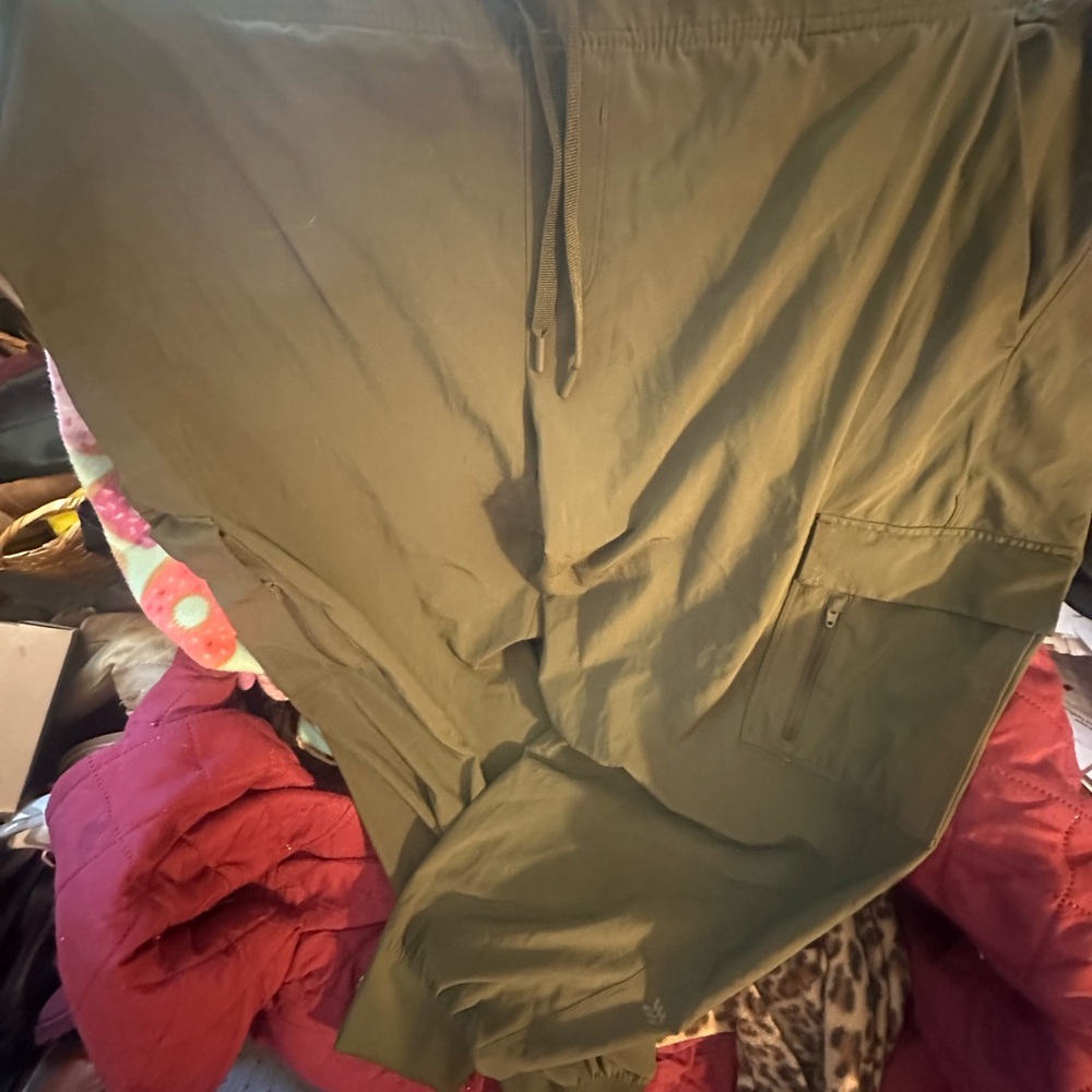 All on Motion Green Light Weight Pants